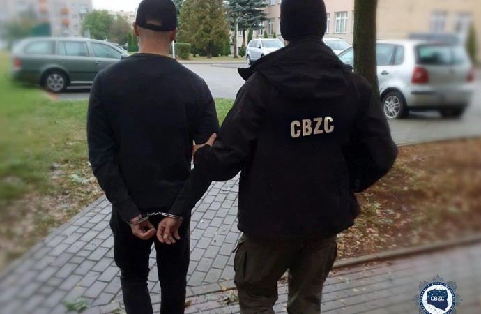 {Oszustów namierzyli m.in. policjanci z Olsztyna.}